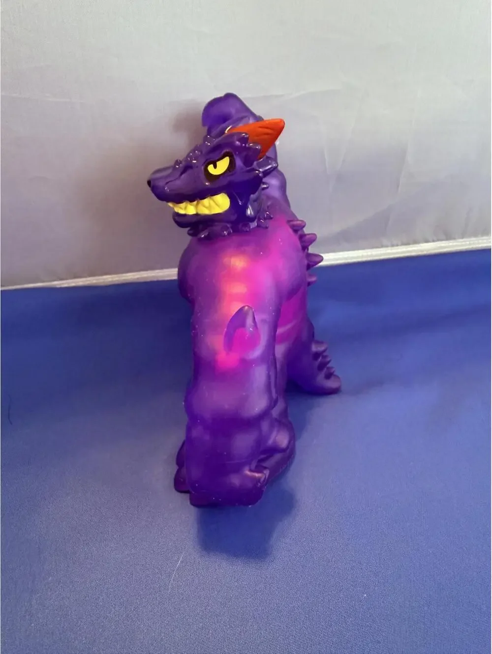Heroes of Goo Jit Zu Purple Dino by Bandai X-ray Shredz Spinosaurus Toy